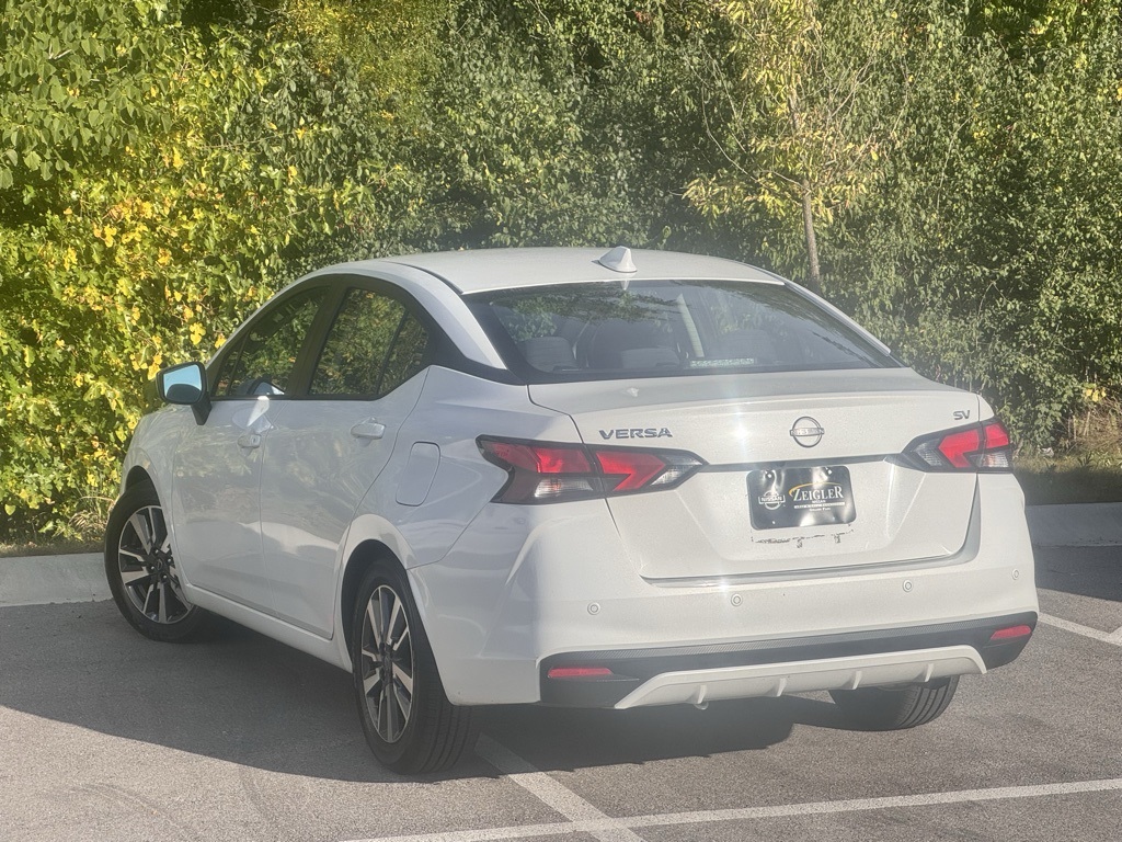 2023 Nissan Versa 1.6 SV photo 4