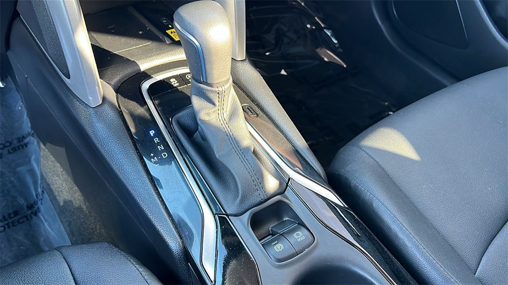 2023 Toyota Corolla Cross XLE photo 13