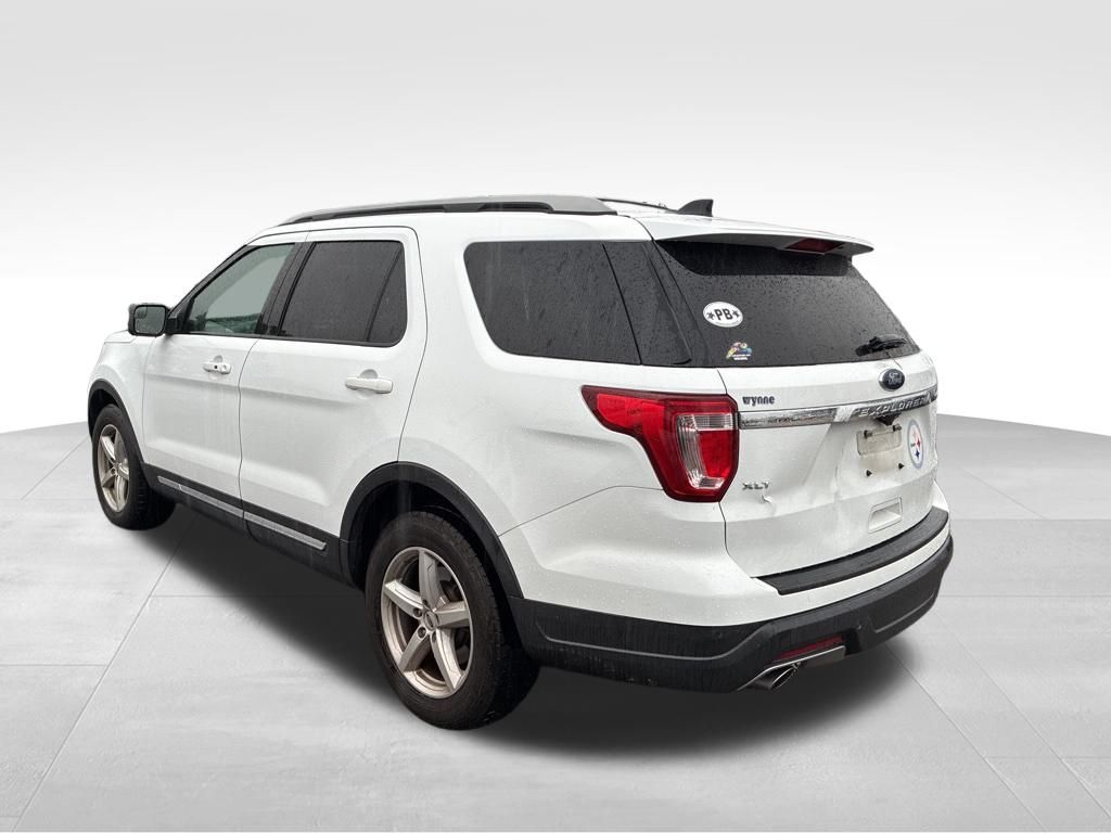 2018 Ford Explorer XLT photo 2