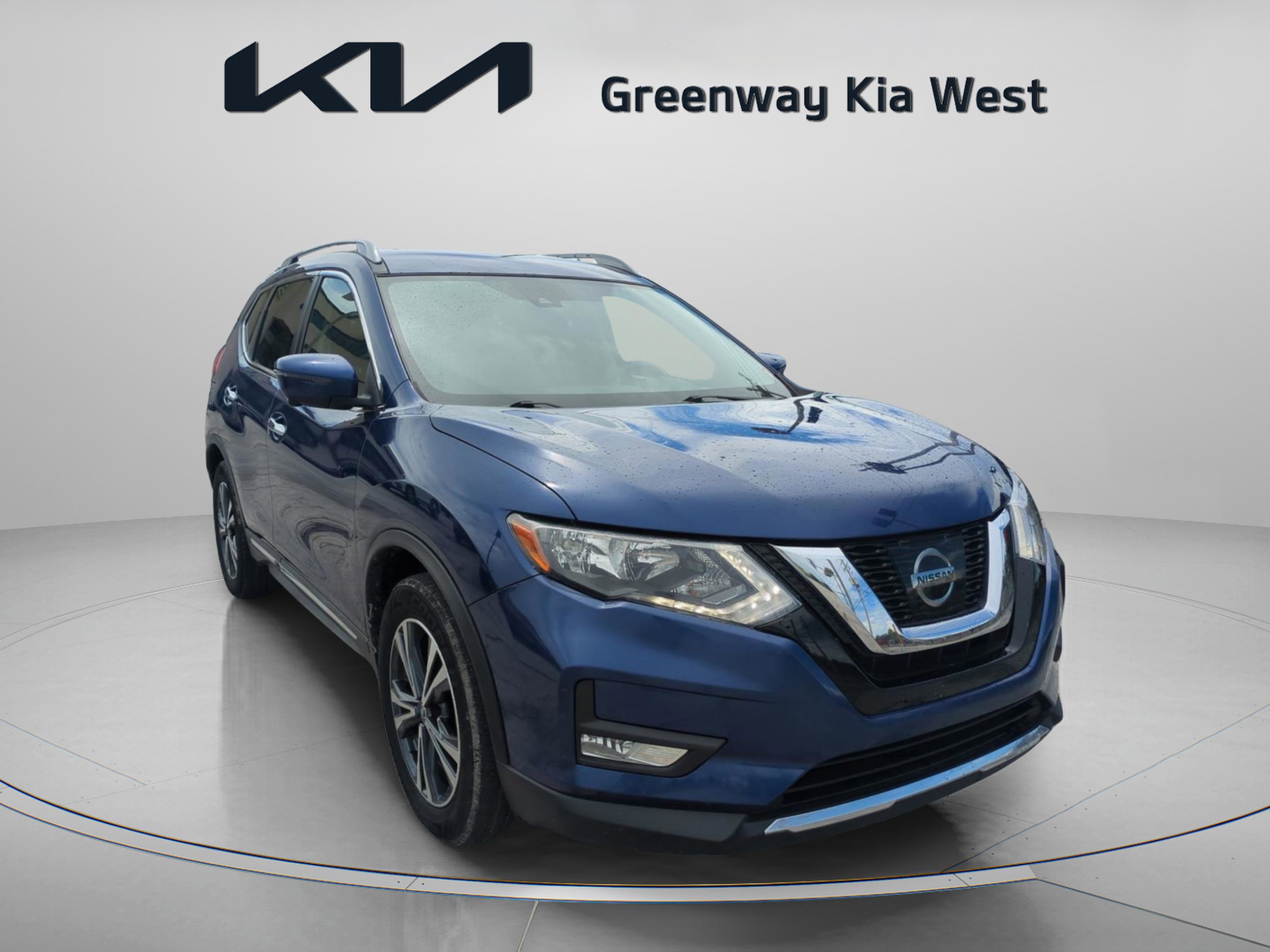 2017 Nissan Rogue SL photo 2