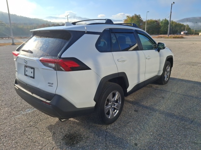 2023 Toyota RAV4 XLE photo 2
