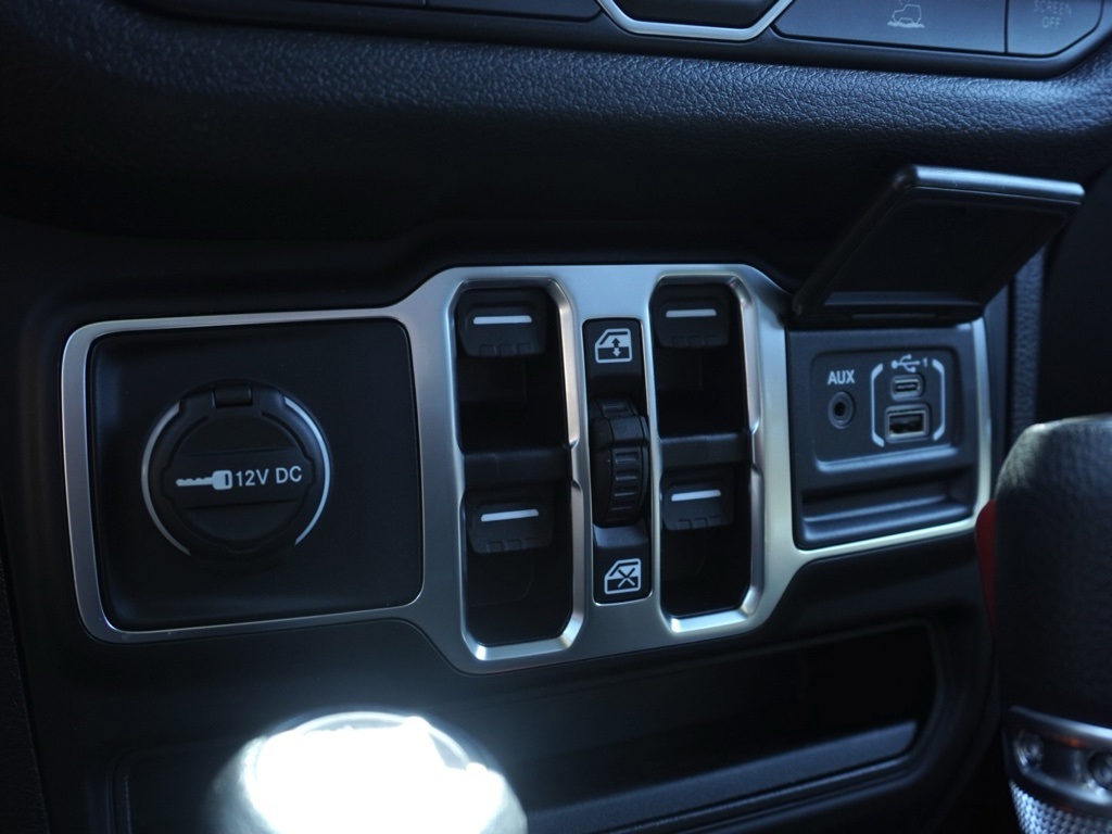2025 Jeep Gladiator Sport photo 15