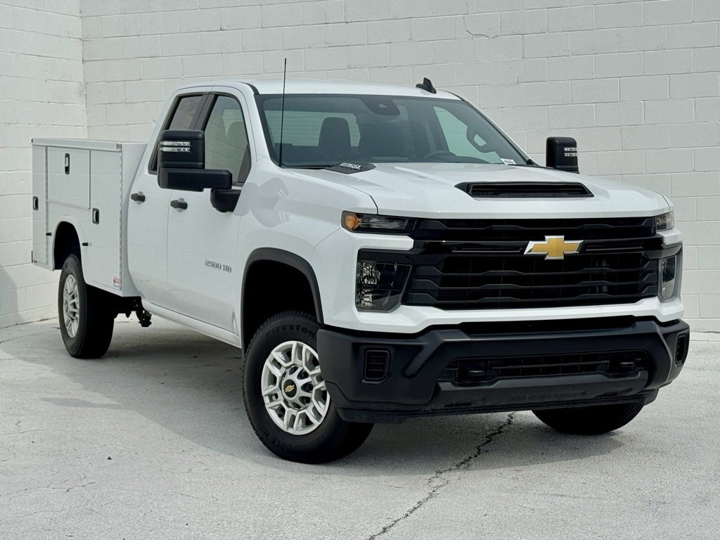 2025 Chevrolet Silverado Work Truck 2500HD photo 2