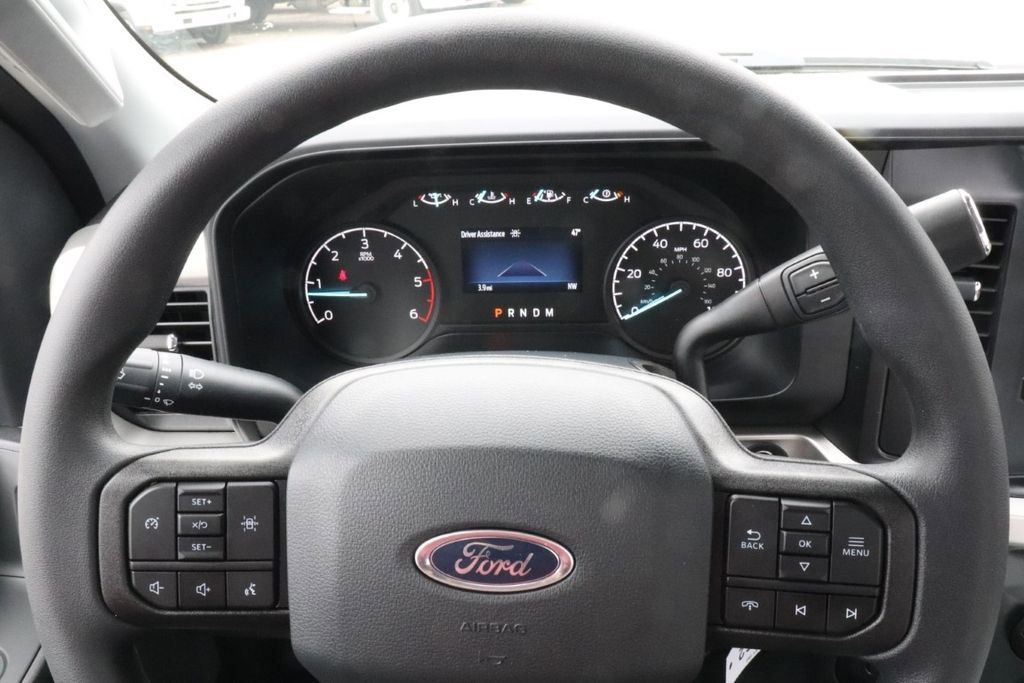 2025 Ford F-550 photo 14