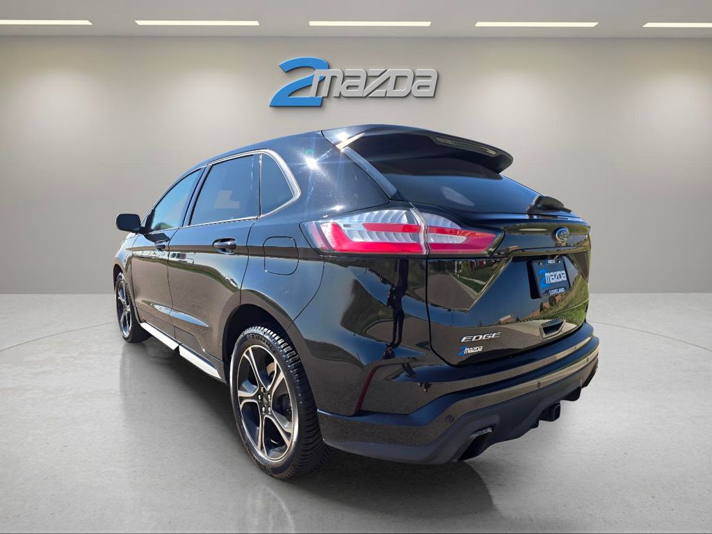 2019 Ford Edge ST photo 3