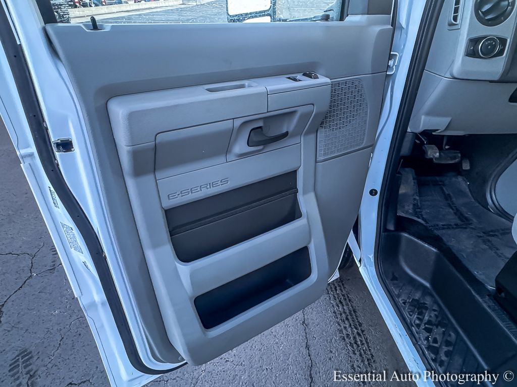 2025 FORD E-350 - Image 17
