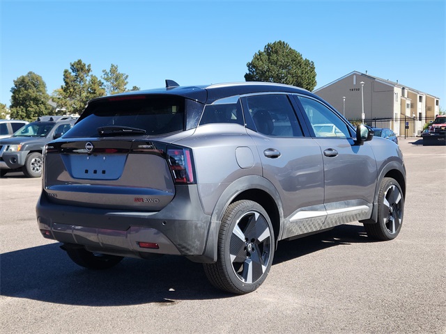 2025 Nissan Kicks SR photo 2