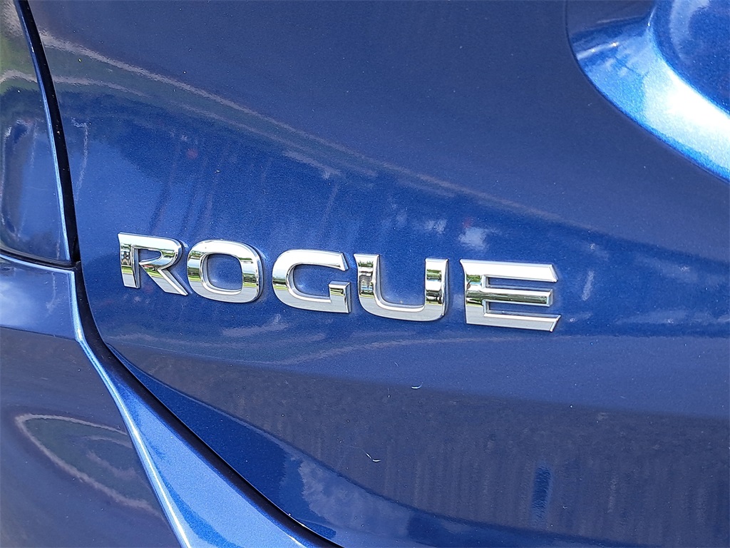 2020 Nissan Rogue SV photo 9