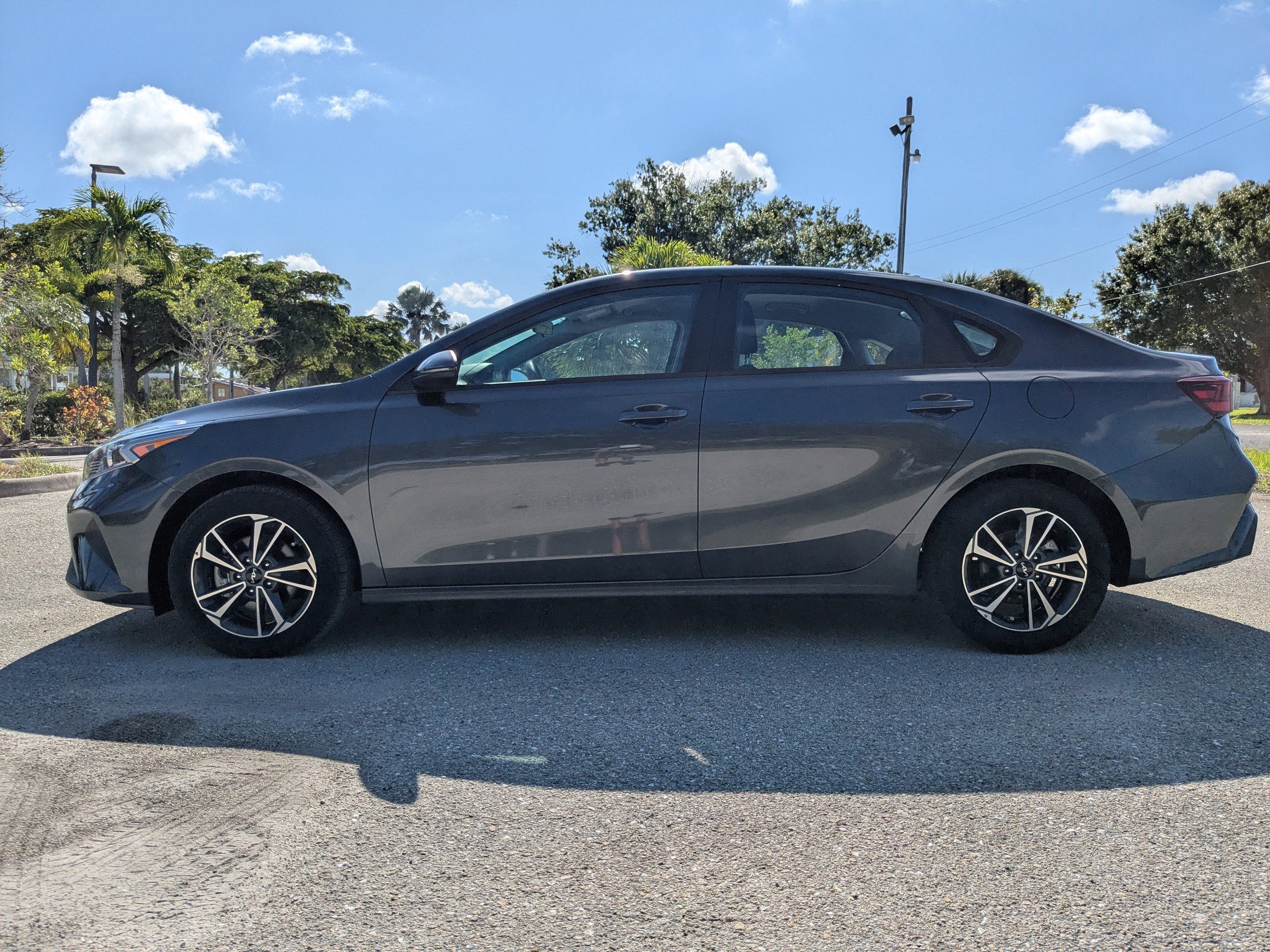 2024 Kia Forte LXS photo 3