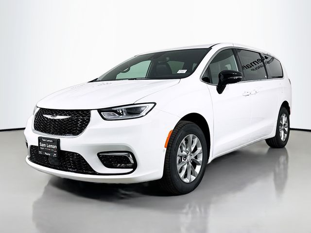 2026 Chrysler Pacifica photo 3