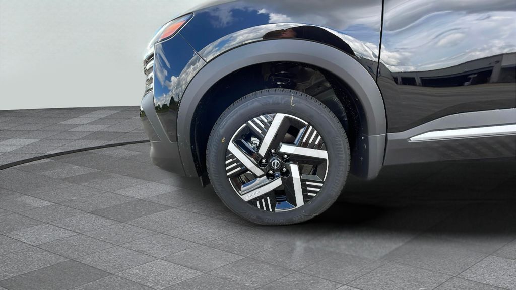 2025 Nissan Kicks SV photo 18
