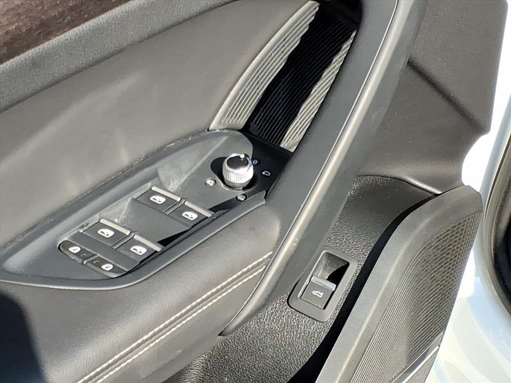 2024 Audi Q5 S line Premium Plus photo 2