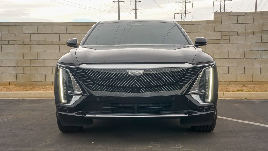 2025 Cadillac Lyriq Luxury photo 4