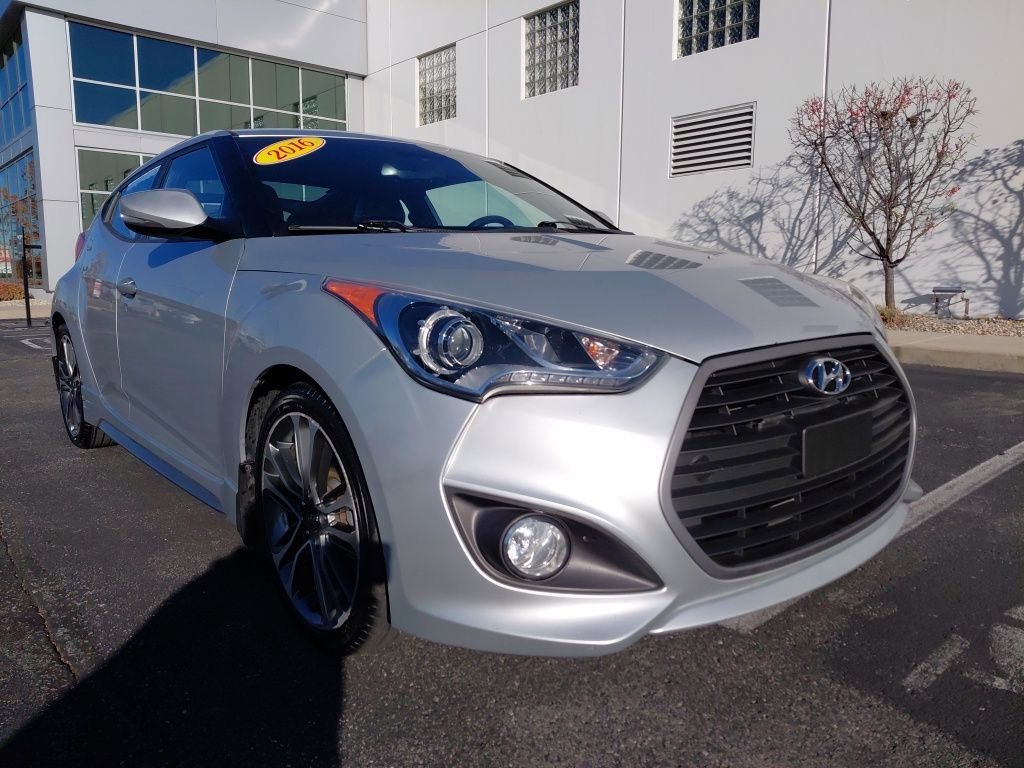 2016 Hyundai Veloster Turbo photo 4