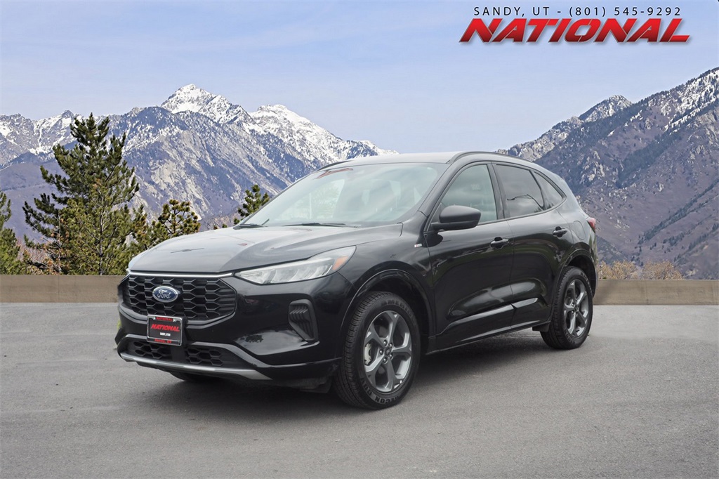 2023 Ford Escape ST-Line's photo