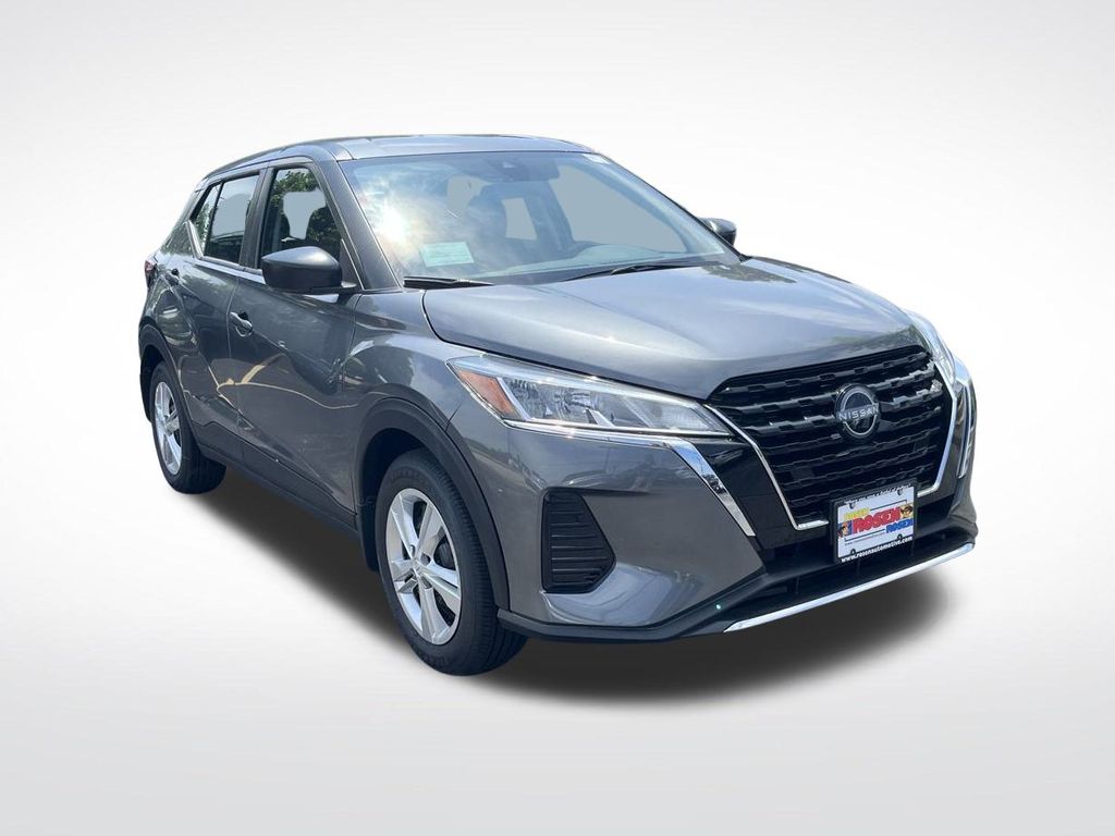 2025 Nissan Kicks Play S photo 3