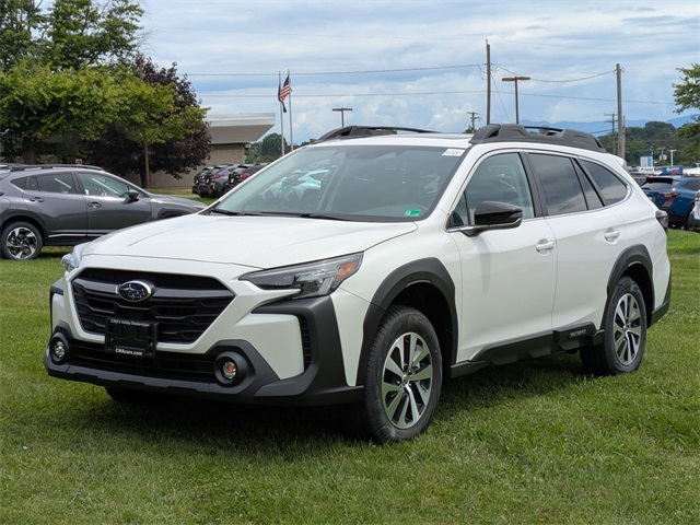 2025 Subaru Outback Premium's photo