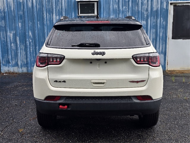 2019 Jeep Compass Trailhawk photo 2