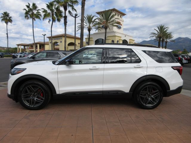 2026 Ford Explorer ST-LINE's photo