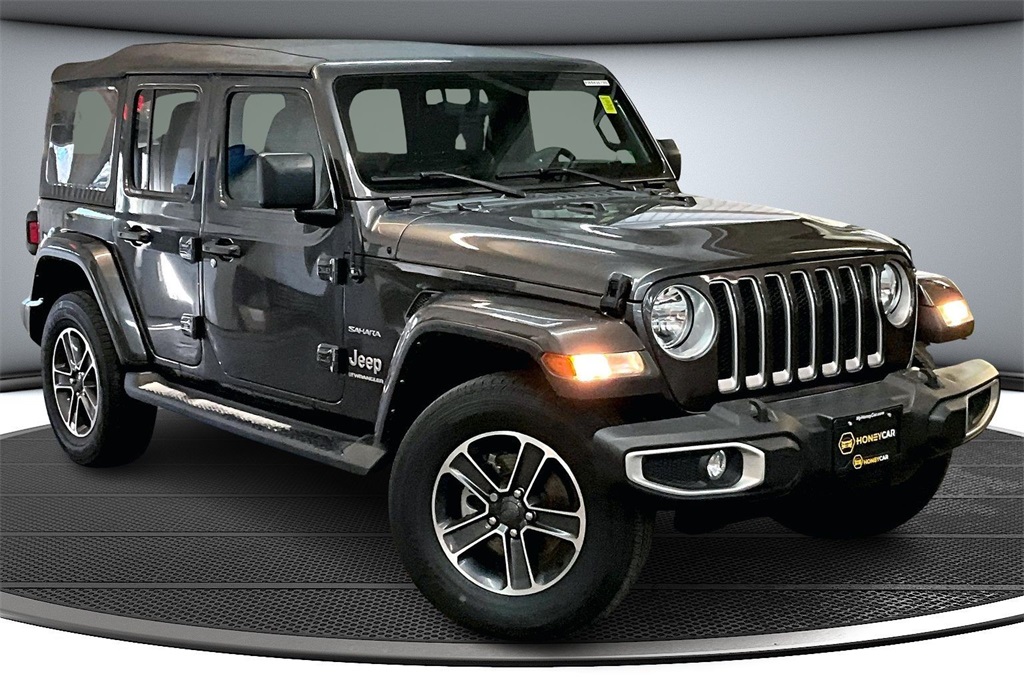 2023 Jeep Wrangler 4-Door Sahara's photo