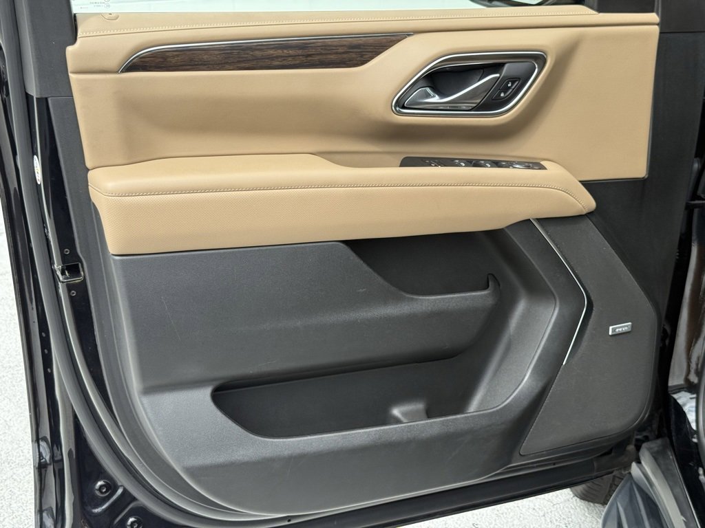 2024 Chevrolet Suburban Premier photo 14