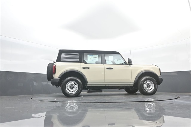2025 Ford Bronco Base photo 28