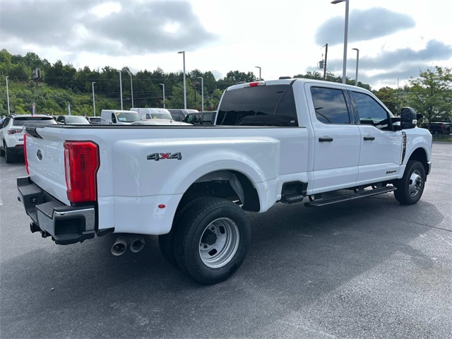 2024 Ford F-350 photo 3