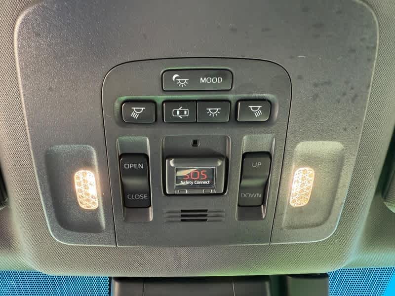 2020 Toyota Avalon Limited - Photo 23