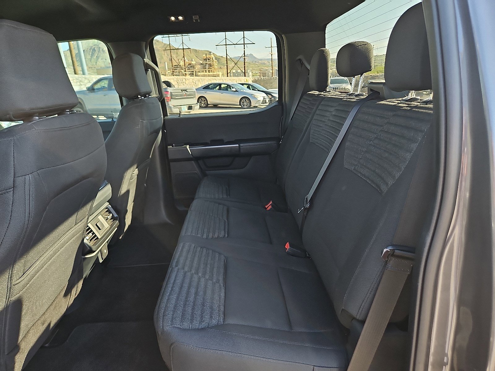 2022 Ford F-150 XL photo 11