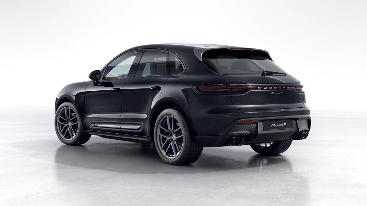 2026 Porsche Macan T photo 2