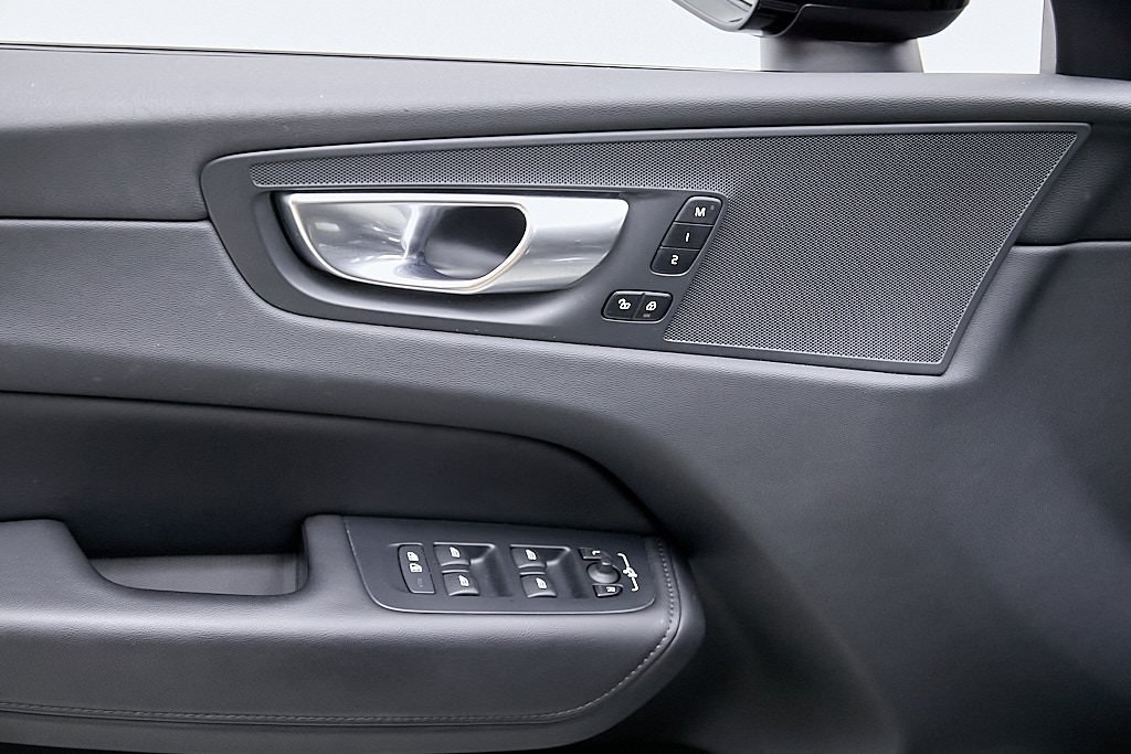 2024 VOLVO XC60 - Image 10