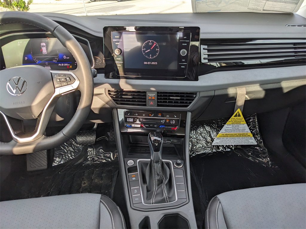 2025 Volkswagen Jetta 1.5T SE photo 14