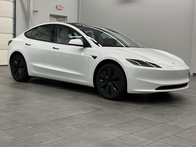 2025 Tesla Model 3 Performance's photo