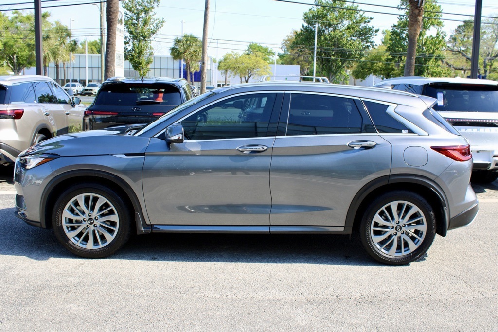 2024 Infiniti QX50 Luxe AWD photo 9