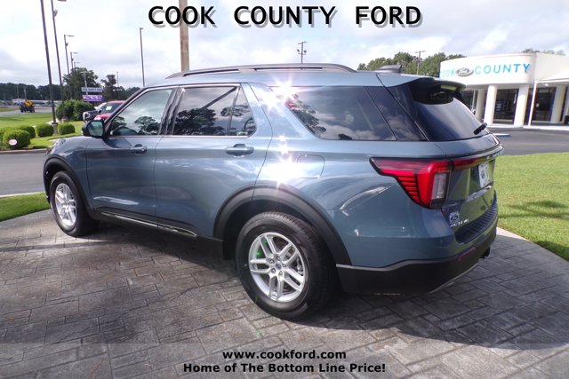 2025 Ford Explorer photo 9