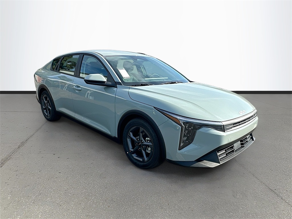 2025 Kia K4 LXS's photo