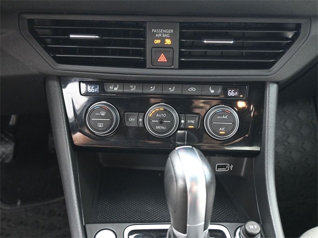2019 Volkswagen Jetta R-Line photo 6