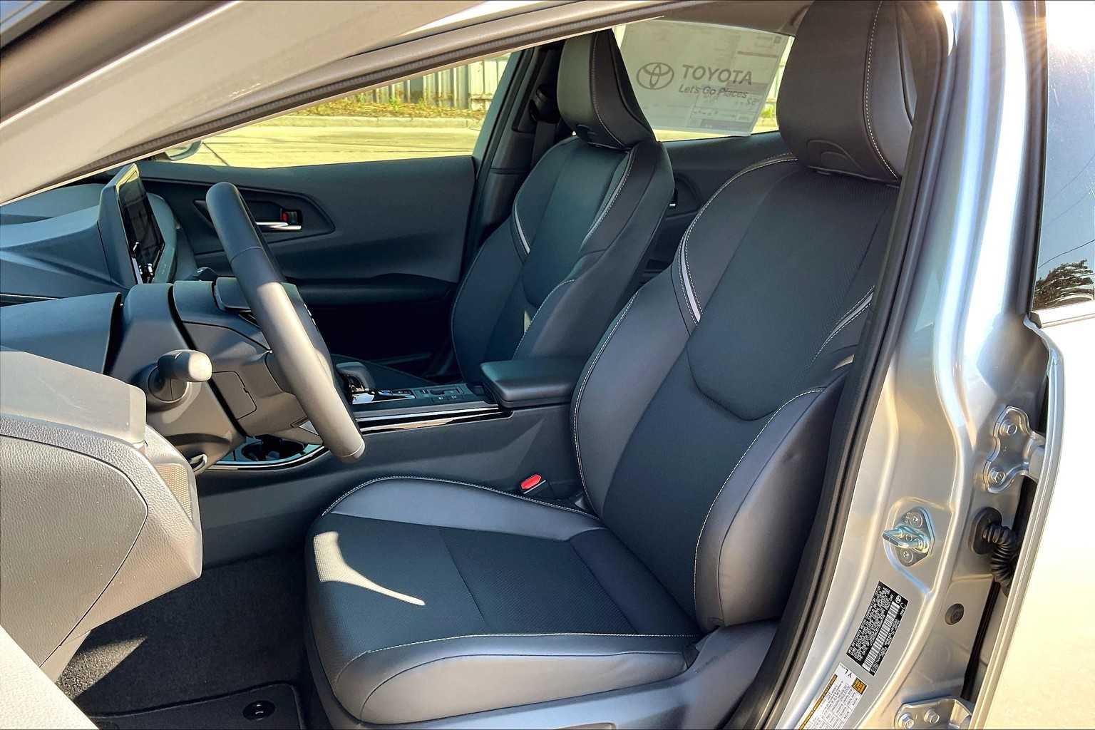 2026 Toyota Prius XLE photo 9