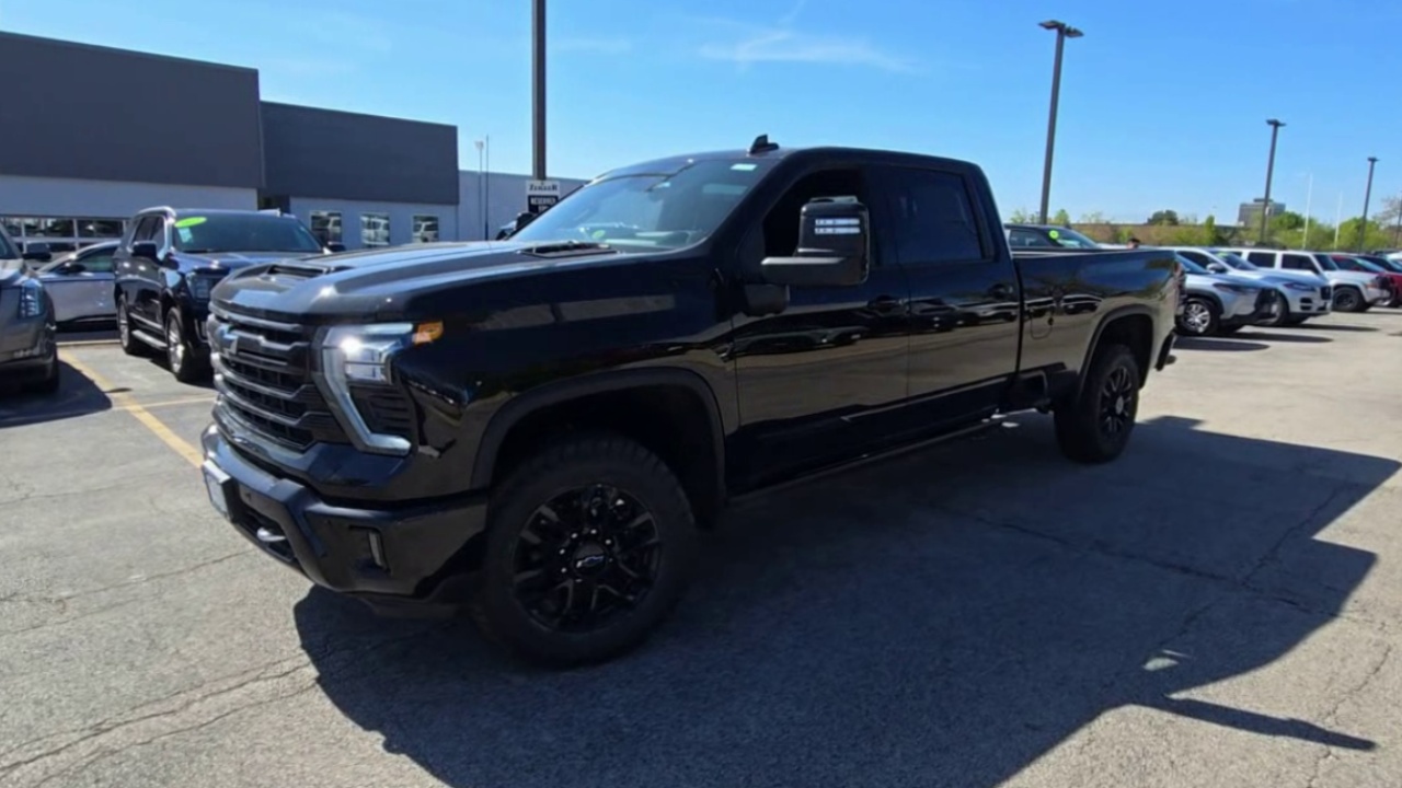 2025 Chevrolet Silverado 2500HD High Country photo 35