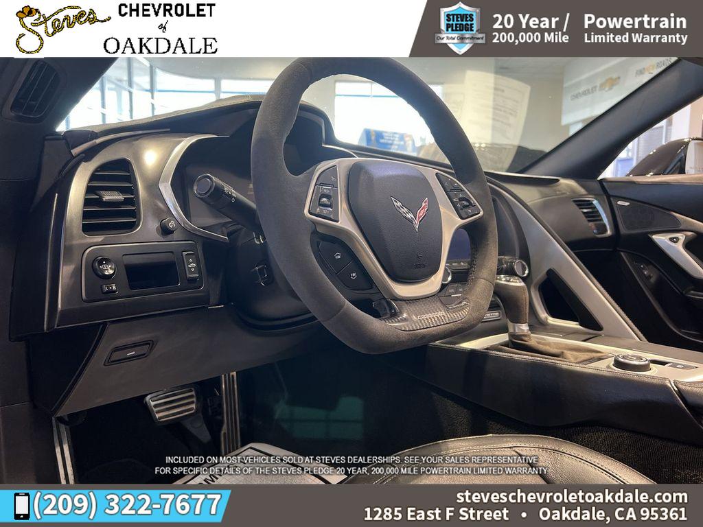 2016 Chevrolet Corvette Stingray 1LT photo 14