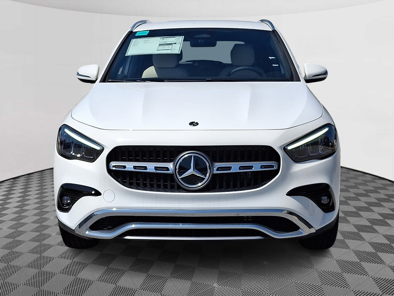 2025 Mercedes Benz GLA 250 4MATIC photo 2