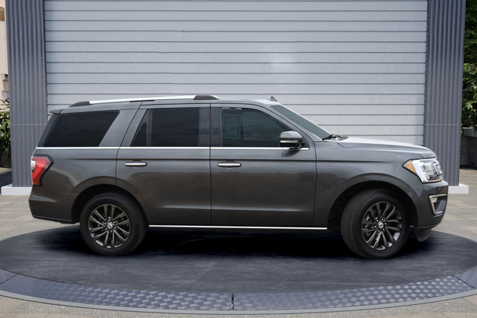 2021 Ford Expedition Limited photo 3