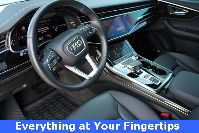 2023 Audi Q7 55 Premium Plus photo 2