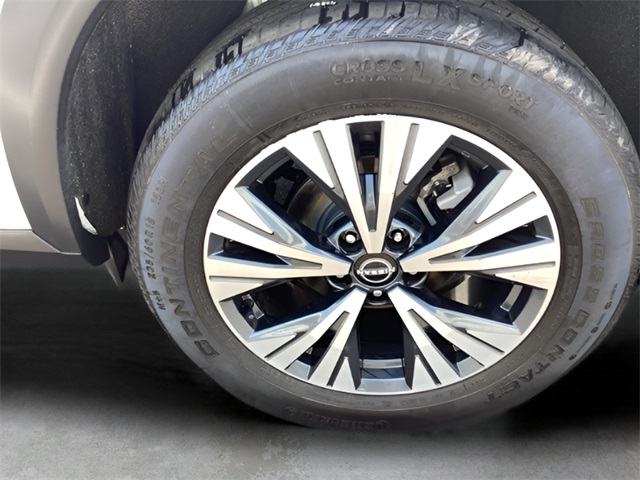 2022 Nissan Rogue SV photo 25