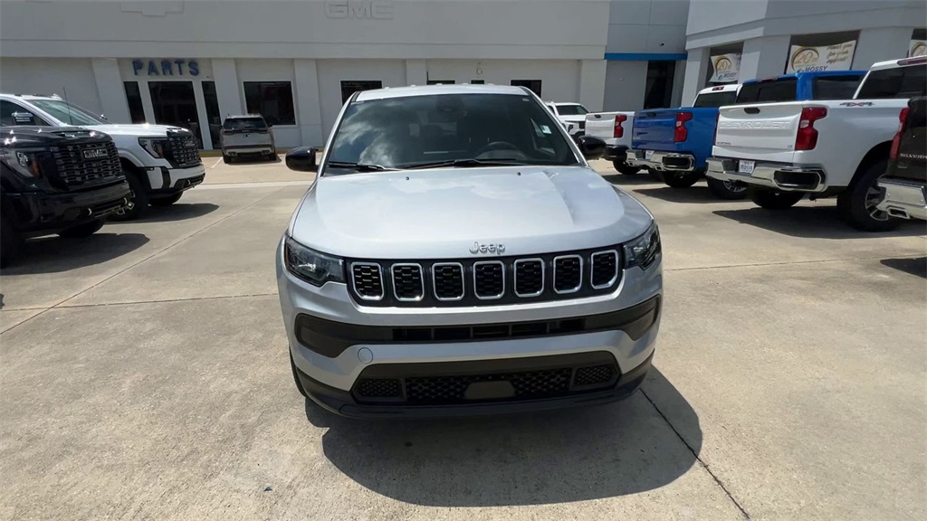 2024 Jeep Compass Sport photo 3