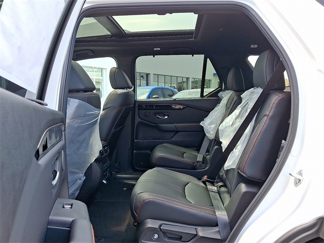 2025 Honda Pilot TrailSport photo 8