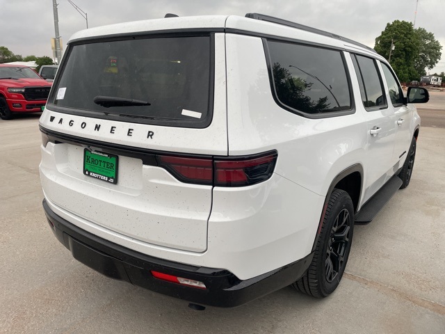 2025 Jeep Wagoneer L Series II photo 4