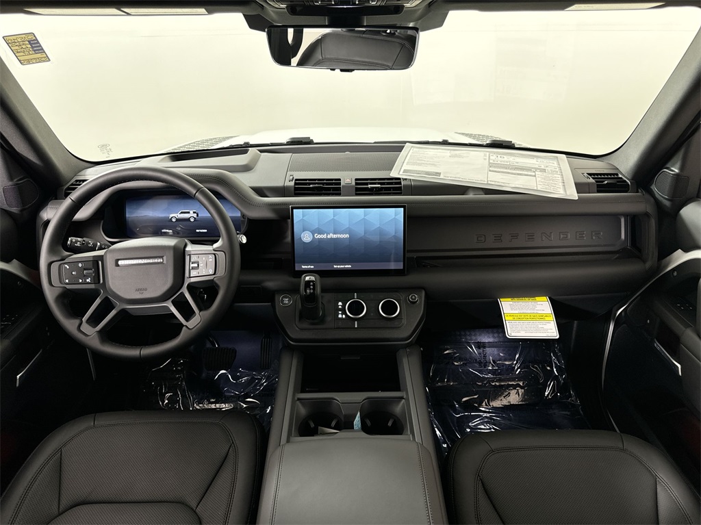 2025 Land Rover Defender 110 X-Dynamic SE photo 18