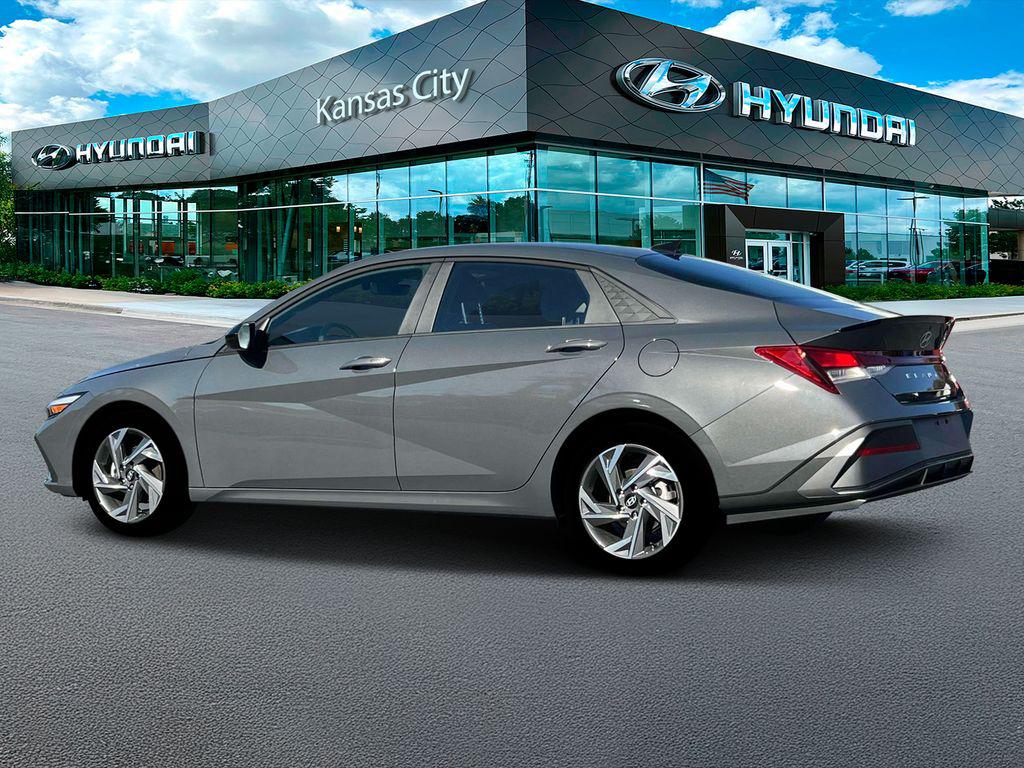 2025 Hyundai Elantra SEL Sport photo 3