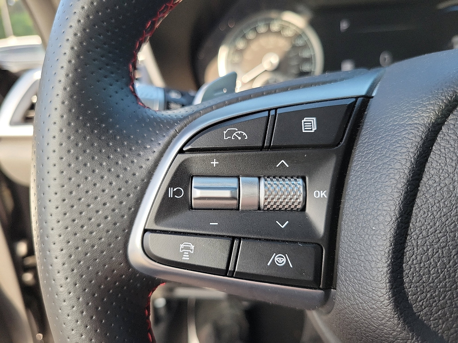 2025 Genesis G70 3.3T Sport Advanced photo 5